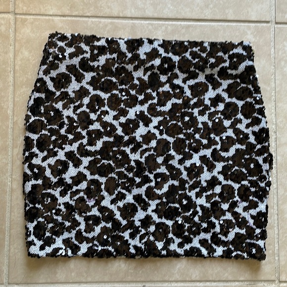 Dress the Population Black and white leopard sequin mini skirt - Picture 1 of 5